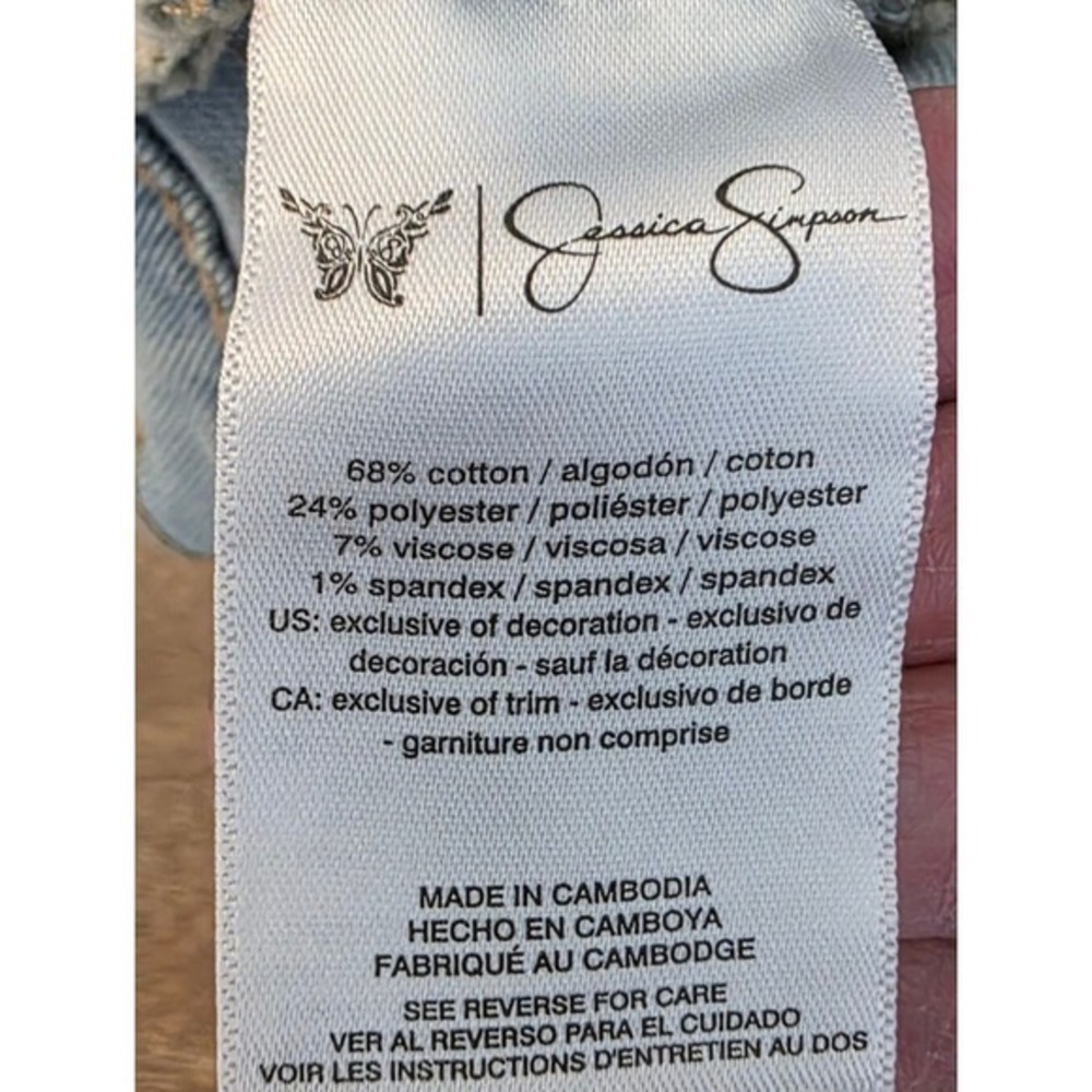 Women's Light Wash Daisy Embroidered Cuffed Jeans Cottagecore Size 10/30 - Picture 9 of 16